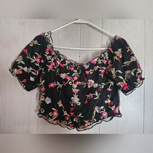 Ambiance crop top with embroidery size large NWOT